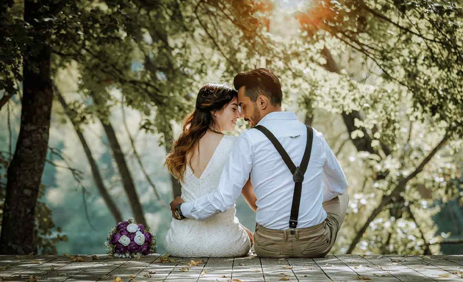 প্রেমিককে বেস্ট ফ্রেন্ডের সঙ্গে পরিচয় করিয়ে দেওয়াই কি ভুল?