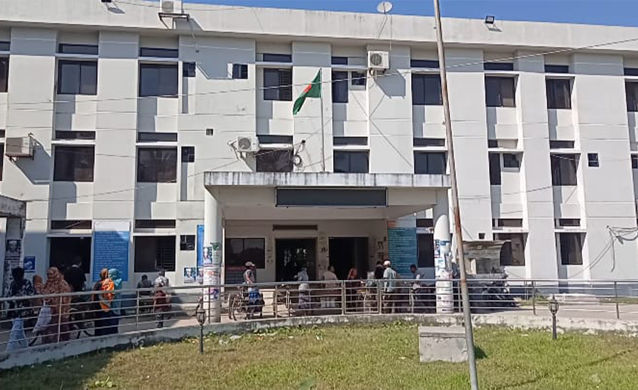 খুলনা ডুমুরিয়া উপজেলা স্বাস্থ্য কমপ্লেক্স শুধু নামেই সেবা প্রতিষ্ঠান 