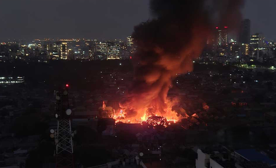 কড়াইল বস্তিতে আগুন, নিয়ন্ত্রণে ১৬ ইউনিট