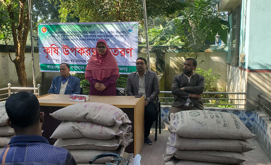 তেঁতুলিয়ায় মৌসুমের শুরুতেই কৃষকরা পাচ্ছে বিনামূল্যে বীজ ও সার