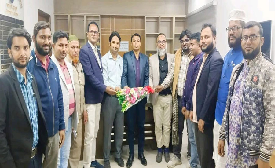 মানিকগঞ্জের দৌলতপুরে নবাগত ওসির সাথে সাংবাদিকদের মতবিনিময়