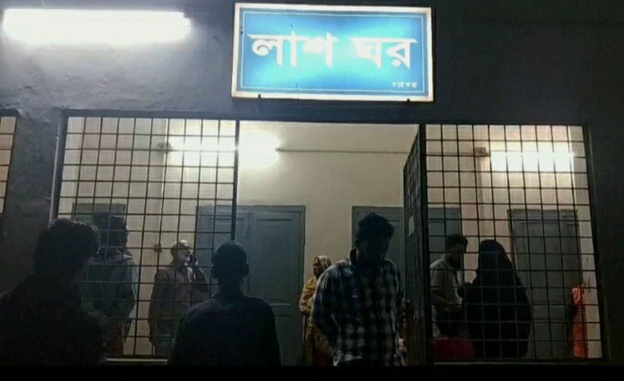 ময়মনসিংহে প্রকাশ্যে দিবালোকে ট্রাফিক বক্সের ভিতরে ছুরিকাঘাতে যুবক খুন