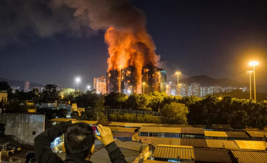 হংকংয়ে বহুতল ভবনে ভয়াবহ আগুনে নিহত ৪৪, নিখোঁজ ২৭৯