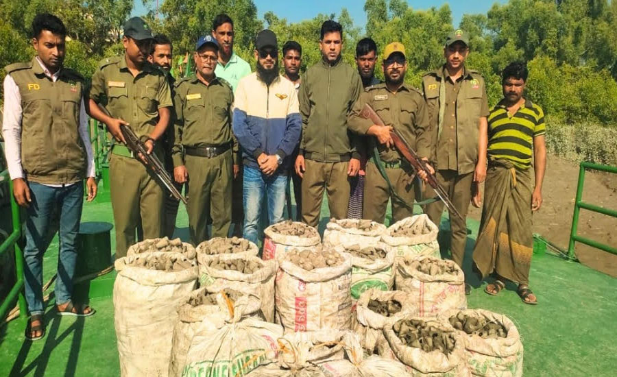 শ্যামনগরে অভিযানে ৮৬০ কেজি শামুক জব্দ চুনা নদীতে অবমুক্ত