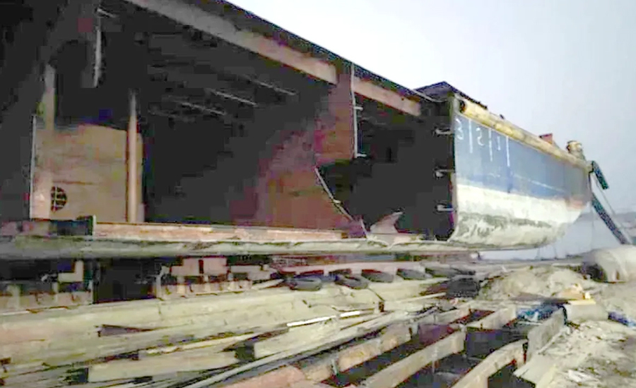 সোনারাগাঁয়ে ছাত্রদল নেতাসহ ৭ জনের বিরুদ্ধে মালবাহী জাহাজ কেটে বিক্রির অভিযোগ, গ্রেপ্তার ১ 