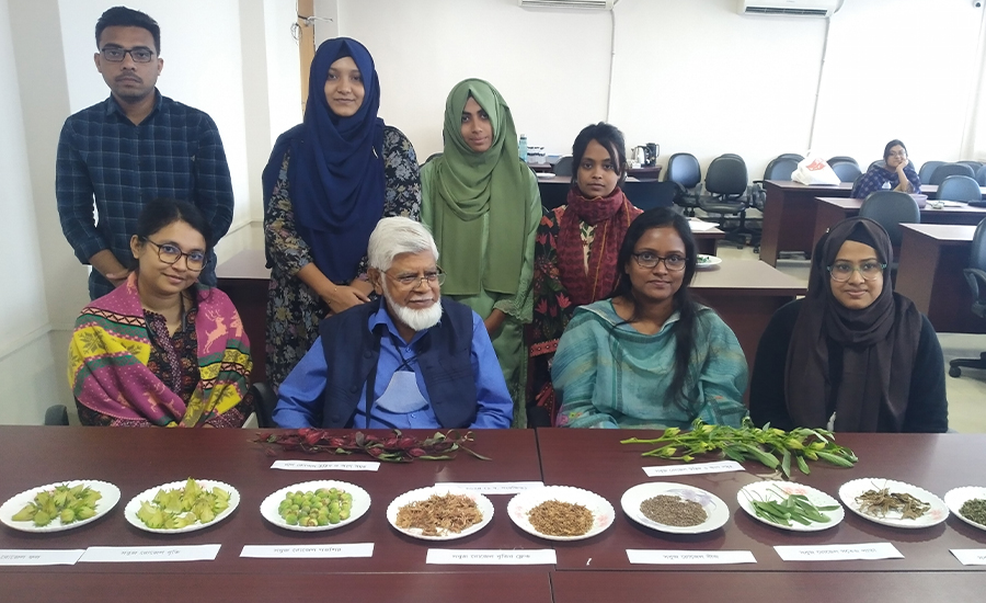 রোজেলের পুষ্টিগুণ ও বহুমুখী ব্যবহার নিয়ে বাকৃবি গবেষকদের নতুন দৃষ্টি