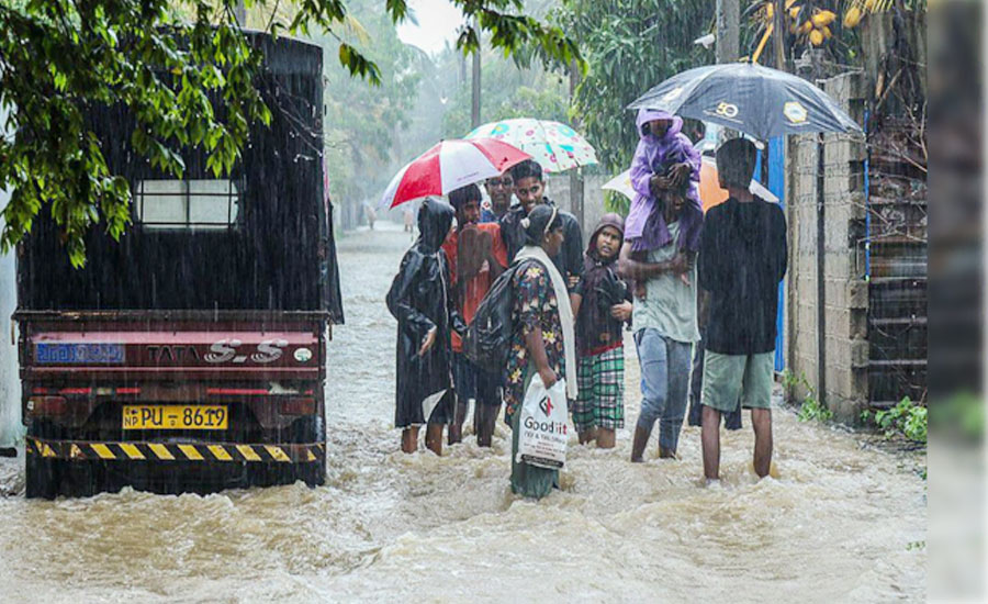 ঘূর্ণিঝড় ‘ডিটওয়াহর’ আঘাতে লণ্ডভণ্ড শ্রীলঙ্কা, নিহত ৫৬