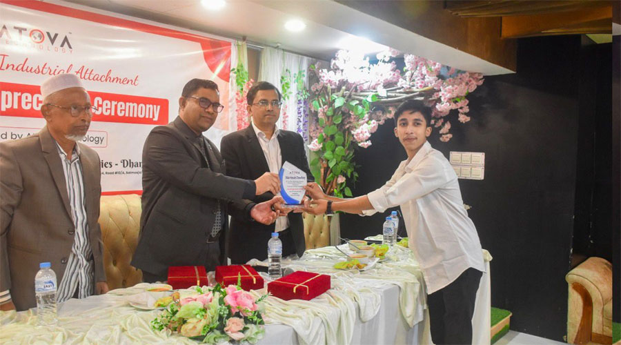 প্রশিক্ষণার্থীদের সংবর্ধনা দিল এটোভা টেকনোলজি