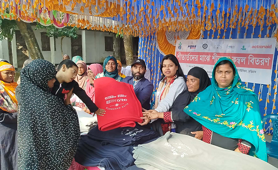 ফুলবাড়ীতে অসহায়দের পাশে মানবিক সহযোগিতা শীতবস্ত্র বিতরণ 