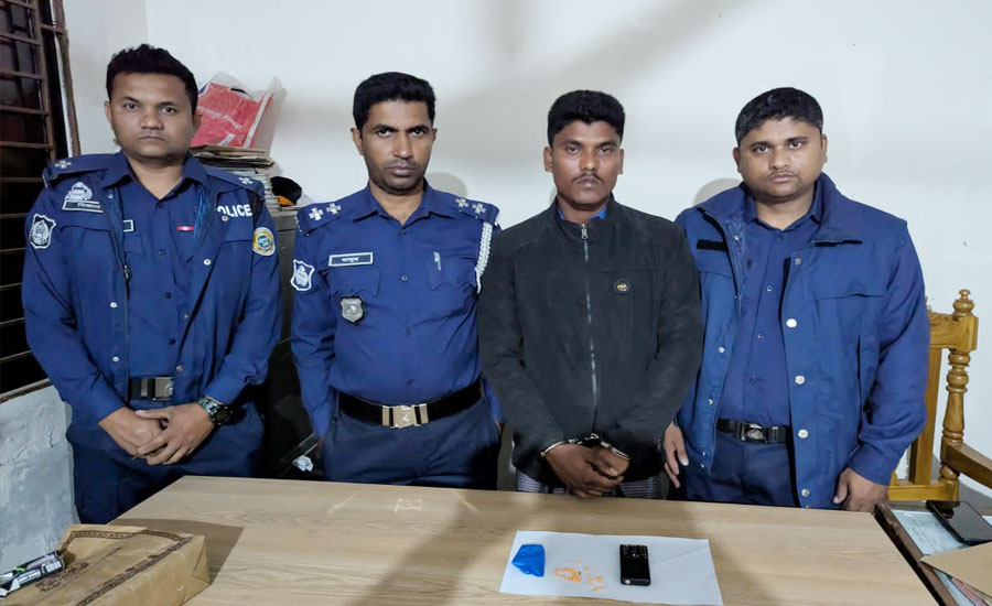 দশমিনায় ৩৭ পিস ইয়াবাসহ এক মাদক কারবারি গ্রেফতার দশমিনায় ৩৭ পিস ইয়াবাসহ এক মাদক কারবারি গ্রেফতার