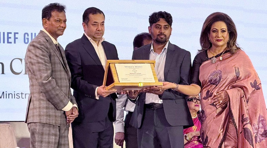 ‘হুজ হু বাংলাদেশ’ অ্যাওয়ার্ড পেলেন কথাসাহিত্যিক রাহিতুল ইসলাম ‘হুজ হু বাংলাদেশ’ অ্যাওয়ার্ড পেলেন কথাসাহিত্যিক রাহিতুল ইসলাম