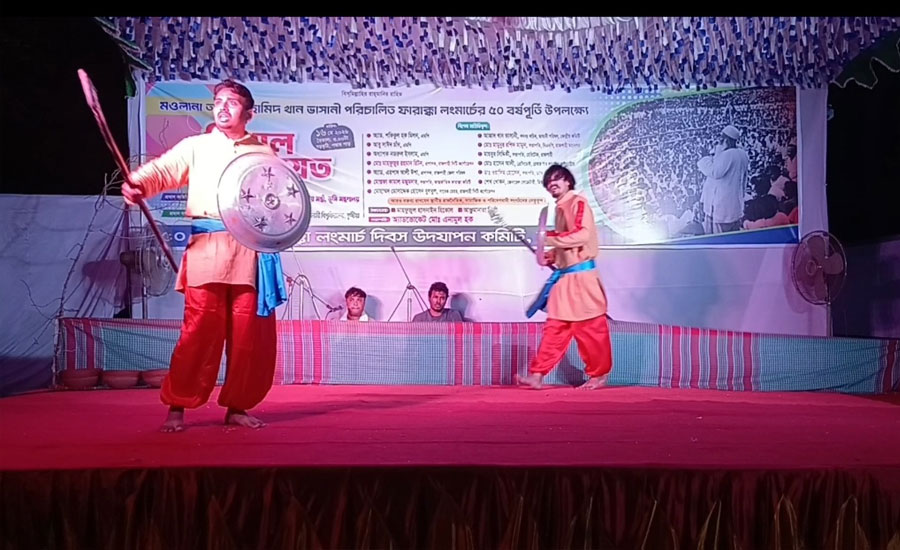 রাজশাহী’তে ফারাক্কা লং-মার্চের ৫০ বছর পূর্তি দিবসে নাটক জলযুদ্ধের সফল মঞ্চায়ন রাজশাহী’তে ফারাক্কা লং-মার্চের ৫০ বছর পূর্তি দিবসে নাটক জলযুদ্ধের সফল মঞ্চায়ন
