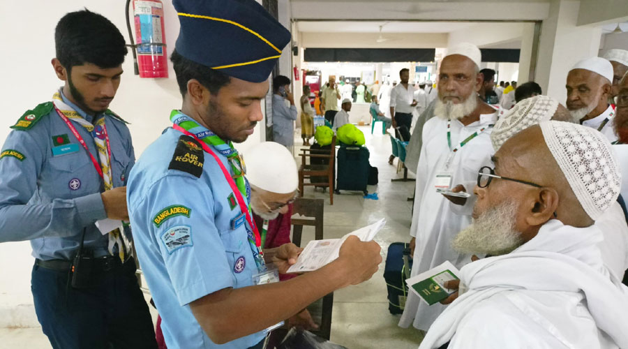 হজ ক্যাম্পে রোভার স্কাউটদের সেবাদান: মানবতার এক অনন্য দৃষ্টান্ত হজ ক্যাম্পে রোভার স্কাউটদের সেবাদান: মানবতার এক অনন্য দৃষ্টান্ত