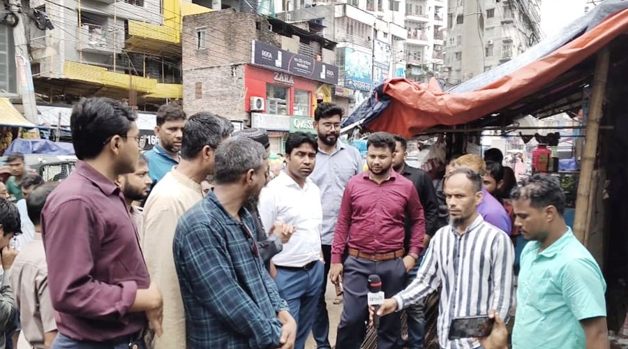 মিরপুর ৬০ ফিটে অবৈধ ভবন নির্মাণে থামছেই না অনিয়ম, অভিযানের পরও ফের শুরু কাজ মিরপুর ৬০ ফিটে অবৈধ ভবন নির্মাণে থামছেই না অনিয়ম, অভিযানের পরও ফের শুরু কাজ