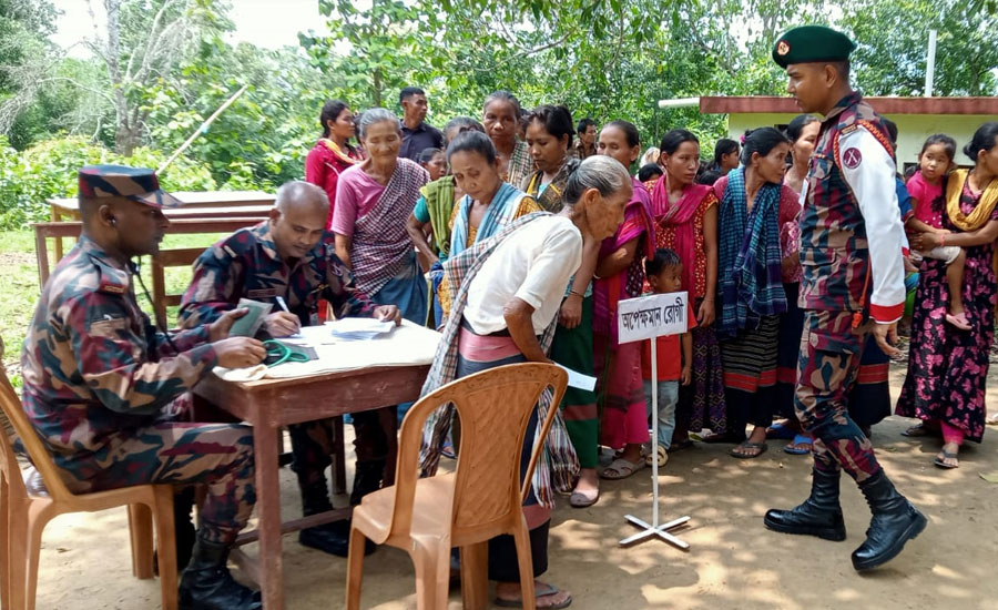 দুর্গম সীমান্তে বিজিবির মানবিক উদ্যোগ: বিশুদ্ধ পানির জন্য নলকূপ, শতাধিক মানুষ পেলেন বিনামূল্যে চিকিৎসা দুর্গম সীমান্তে বিজিবির মানবিক উদ্যোগ: বিশুদ্ধ পানির জন্য নলকূপ, শতাধিক মানুষ পেলেন বিনামূল্যে চিকিৎসা