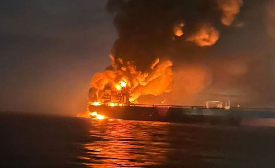 ফের ইরানে হামলা যুক্তরাষ্ট্রের, হরমুজ প্রণালিতে ট্যাংকার আক্রান্ত ফের ইরানে হামলা যুক্তরাষ্ট্রের, হরমুজ প্রণালিতে ট্যাংকার আক্রান্ত
