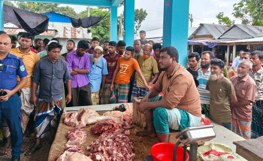 ফুলবাড়ীতে স্বাস্থ্যবিধি উপেক্ষা করে পশু জবাই, মাংস ব্যবসায়ীর বিরুদ্ধে ভ্রাম্যমাণ আদালতের অভিযান ফুলবাড়ীতে স্বাস্থ্যবিধি উপেক্ষা করে পশু জবাই, মাংস ব্যবসায়ীর বিরুদ্ধে ভ্রাম্যমাণ আদালতের অভিযান