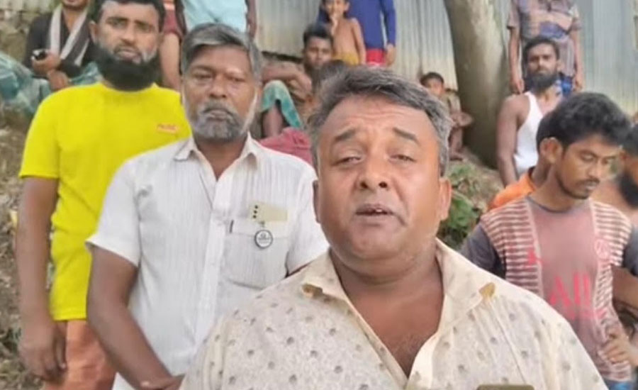 নাটোরে পুকুরে বিষ দিয়ে ৫ লাখ টাকার মাছ নিধন, অঝোরে কান্নায় ভেঙে পড়লেন চাষি নাটোরে পুকুরে বিষ দিয়ে ৫ লাখ টাকার মাছ নিধন, অঝোরে কান্নায় ভেঙে পড়লেন চাষি
