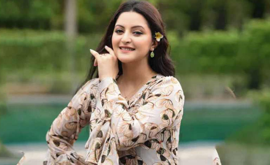 পরীমনির রূপে মুগ্ধতা, ভক্তের চোখে যেন পরী পরীমনির রূপে মুগ্ধতা, ভক্তের চোখে যেন পরী