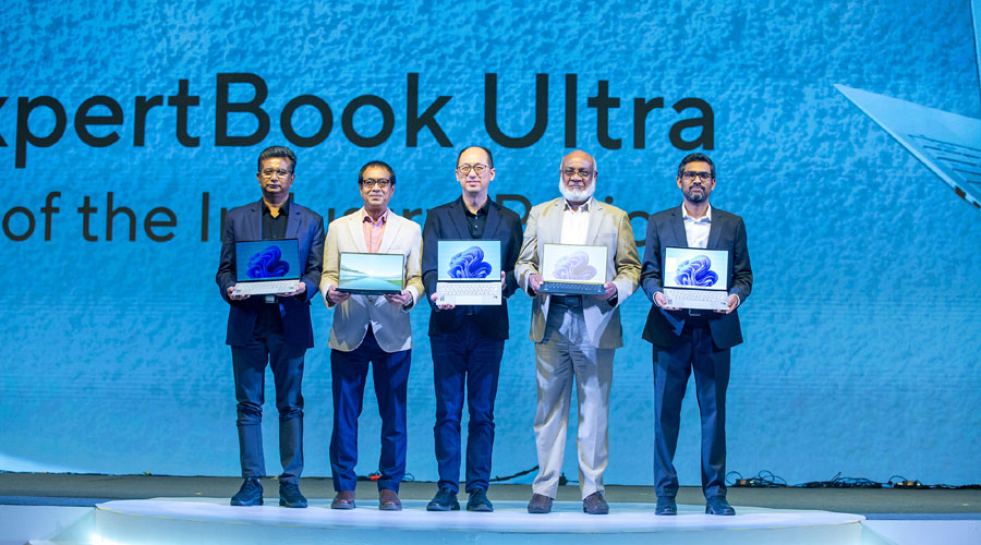 দ্য ফ্ল্যাগশিপ অব দ্য ইন্ডাস্ট্রি: বাংলাদেশে আসুস এক্সপার্টবুক আল্ট্রা উন্মোচন দ্য ফ্ল্যাগশিপ অব দ্য ইন্ডাস্ট্রি: বাংলাদেশে আসুস এক্সপার্টবুক আল্ট্রা উন্মোচন